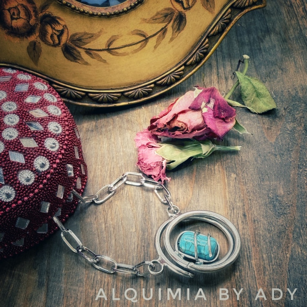 Western Heirloom Chunky + Silver + TURQUOISE gemstone necklace - Picture 3 of 3